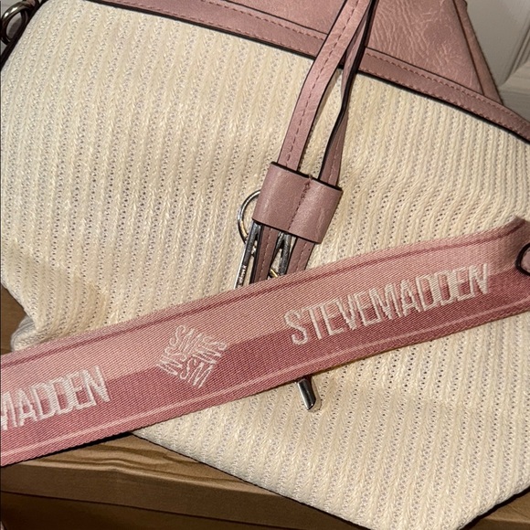 Steve Madden Pink and Cream Shoulder Bag with Textured Knit Design - Picture 7 of 7